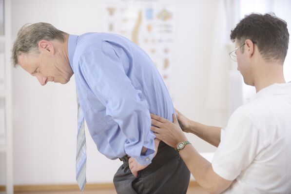 With back pain in the lumbar region, it is necessary to go to the doctor for diagnosis